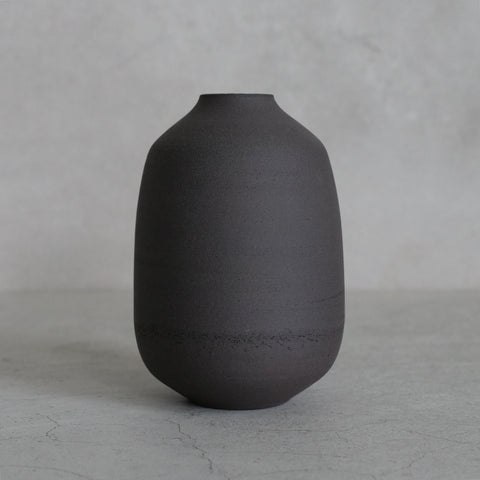 Black Vase, 12/23 — 01