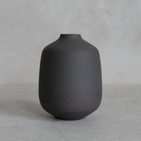 Black Vase, 12/23 — 06